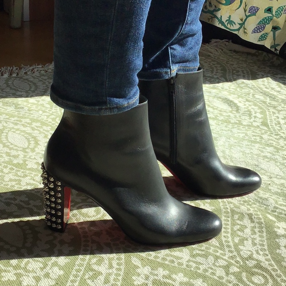 Christian Louboutin Suzi Folk Calf black bootie